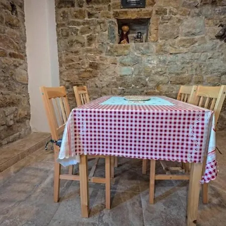The Old Stone House Near Split Holiday home *